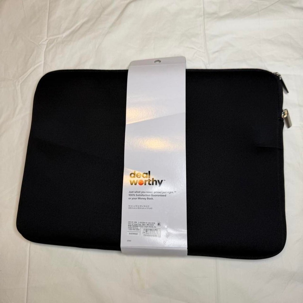 Dealworthy 15 Inch Laptop Sleeve Case Black Zippered Tech Cover New